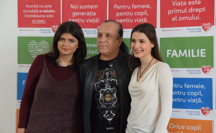 Alexandra Nadane, Ioana Picoş şi Nelu Dumitrescu, 18 martie 2015 (Epoch Times/ Eugen Horoiu)